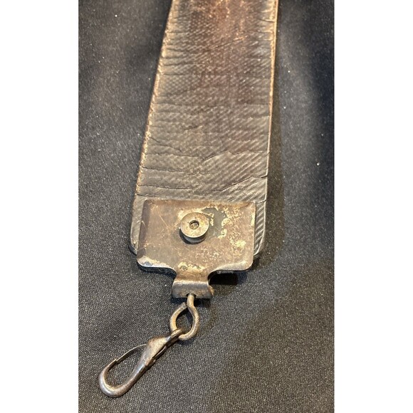 Antique Barber Shop 24” Thick Strop Blade Sharpening Leather & Metal Hardware - Picture 7 of 13